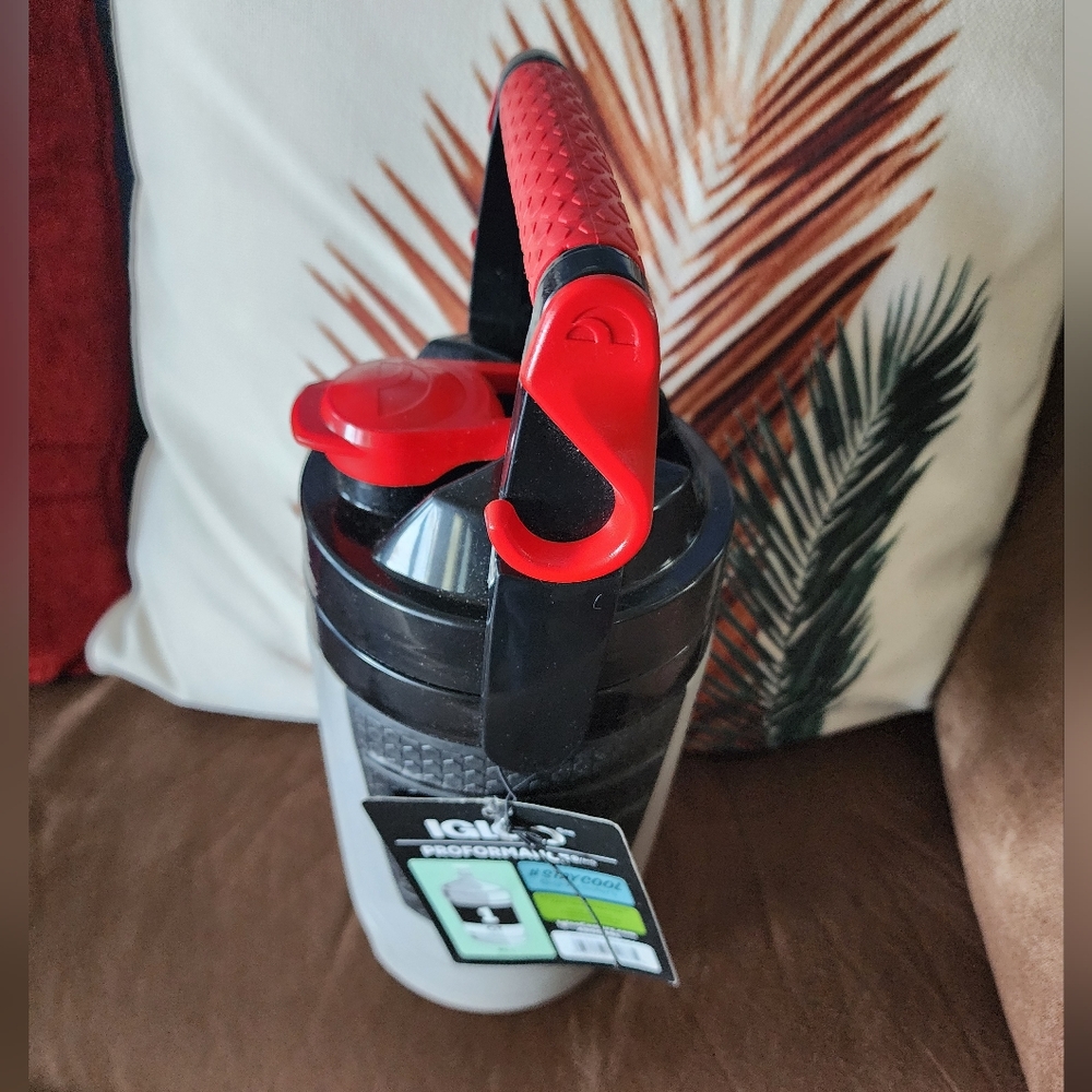 Igloo Gray. Black and Red Portable Insulated Beverage Jug - Picture 3 of 5